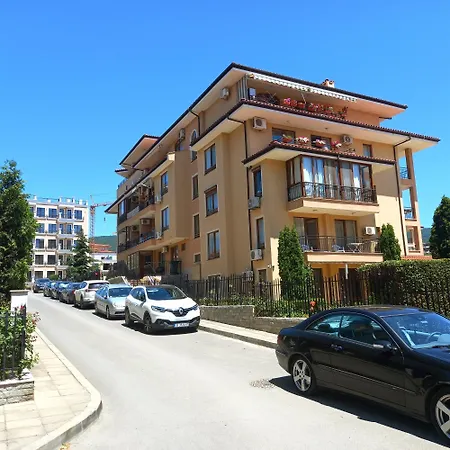 Star Dreams With Glass Veranda Apartment