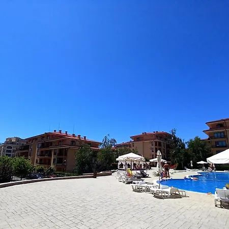 Star Dreams With Glass Veranda アパート