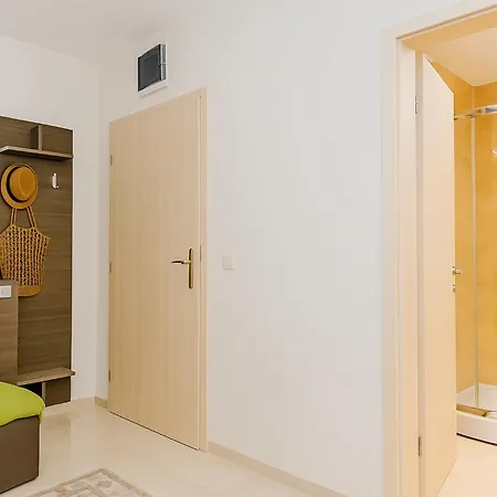 Star Dreams With Glass Veranda